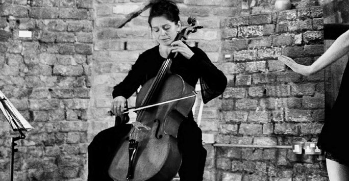 Georgina Aasgaard playing the cello