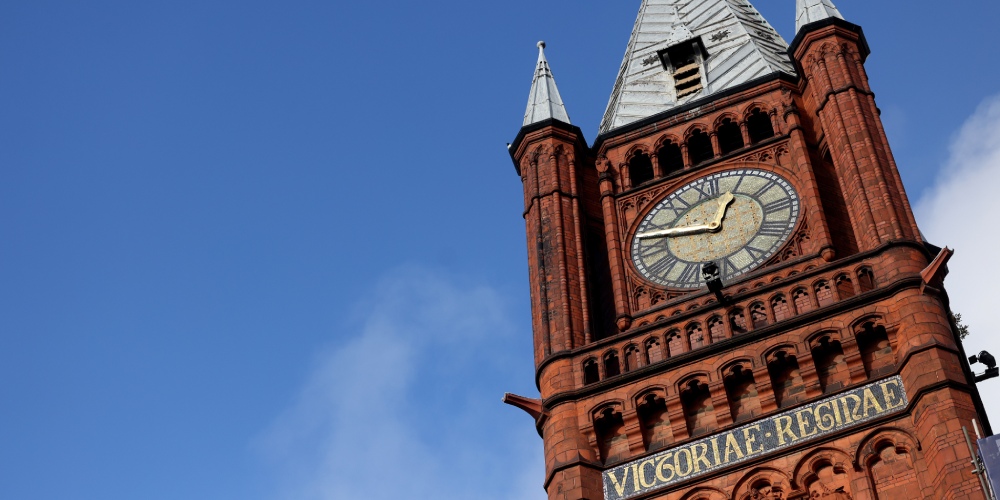 Leading and Feeding in HE