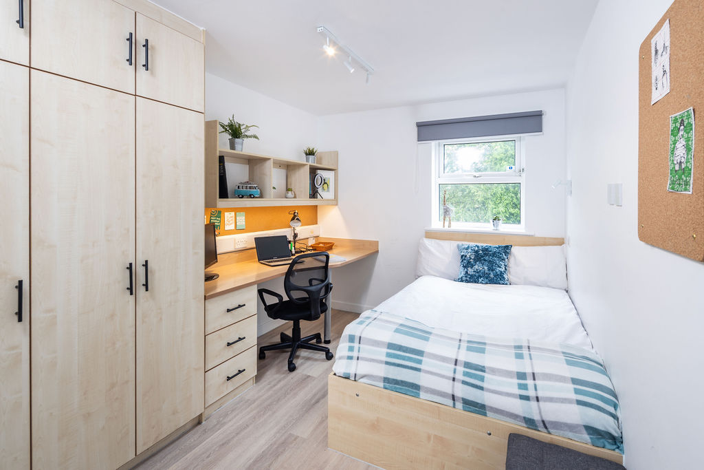 Bronze Ensuite bedroom at Myrtle Court.