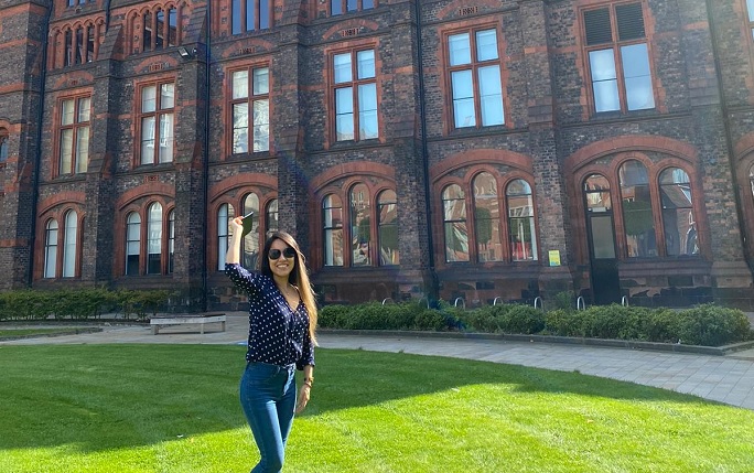 MSc Student Barbara Flores Pimentel at the University quad