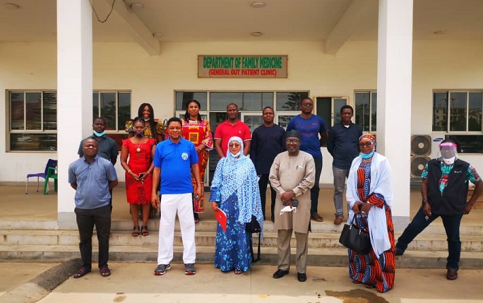 Nigerian Alumni Network donating PPE items to hospital