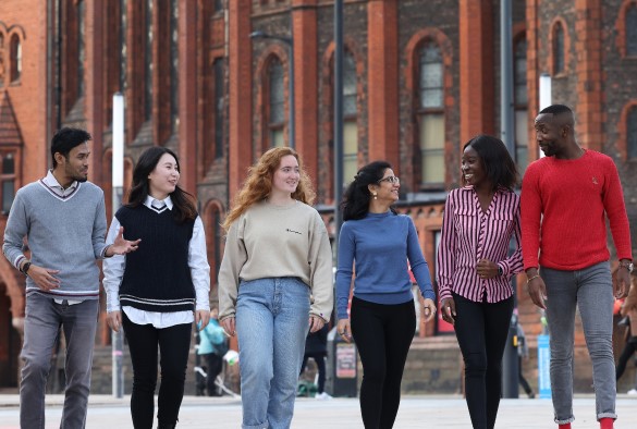 Students walking in front of the Victoria Gallery and Museum