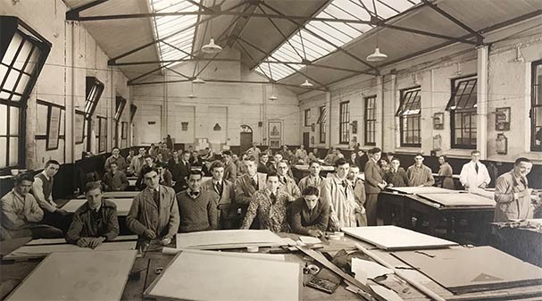 1931 photo of first year architecture students. 