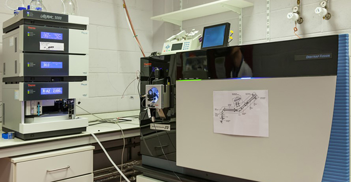 An image of the Thermo Scientific U3000 UPLC at the Centre for Proteome Research