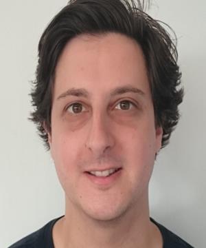 Photo of Dr Elliot Bennett