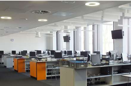 Optics and Electronics Lab - Central Teaching Hub at the University of Liverpool