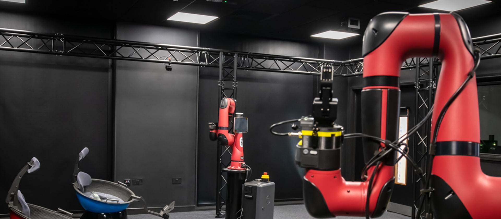 Robotic arms in the Digital Innovation Facility