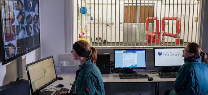 Students in the office within the Equine Hospital ICU