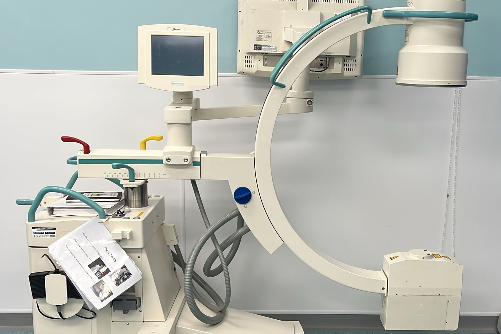 Fluoroscopy imaging machine