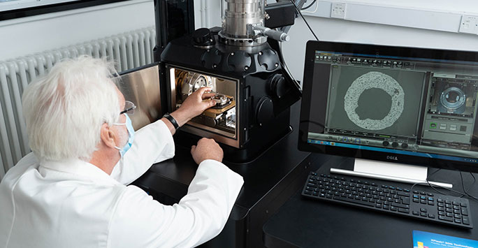 Dr Matthew Ponting using SEM