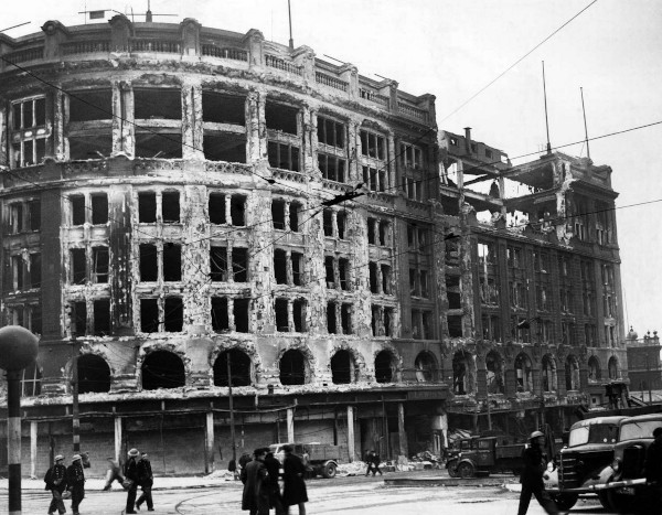Lewis' department store after being bombed during the May Blitz.