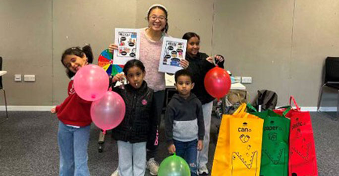 Hanmei Chen and local schoolchildren