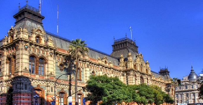 image of municipal building in Buenos Aires