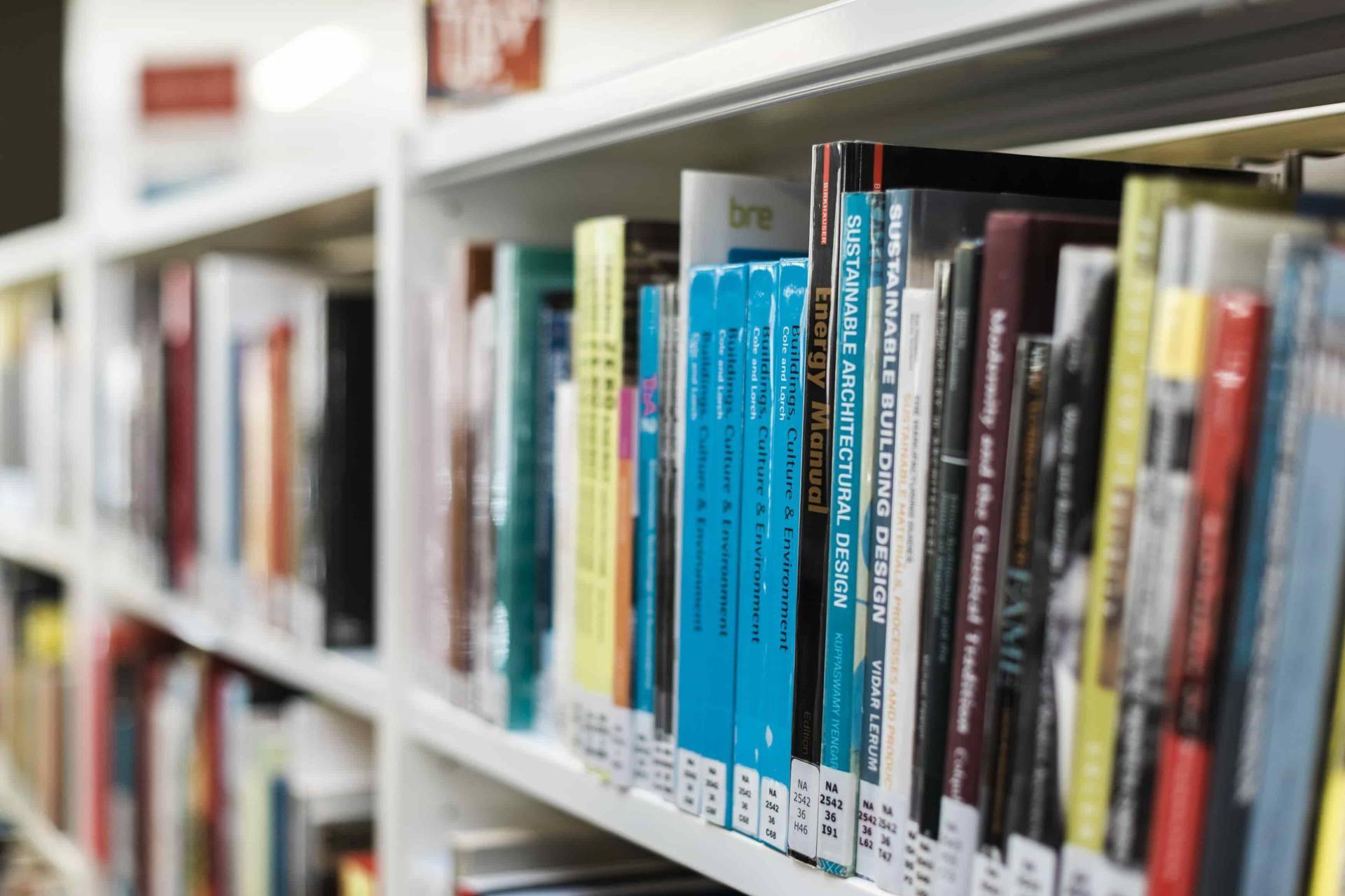 Books on a shelf at Harold Cohen Library
