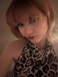 A selfie of a blonde woman