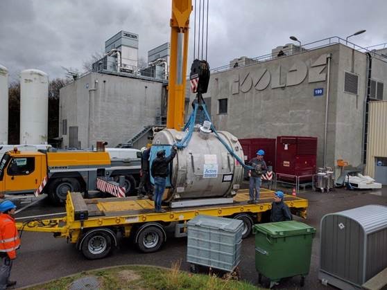 MRI magnet being delivered to Isolde CERN
