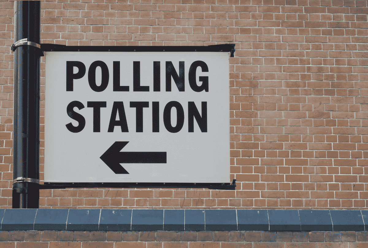 A sign that reads polling station