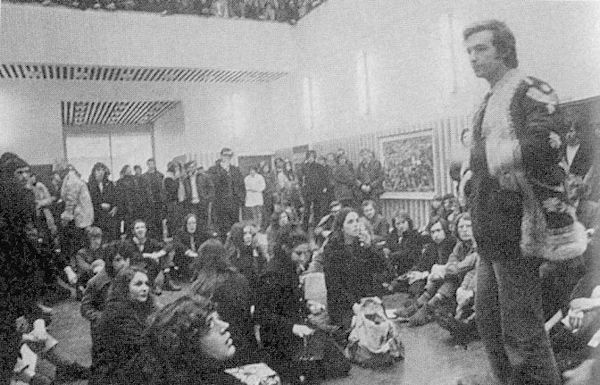 Jon Snow addressing Senate House occupants in 1970