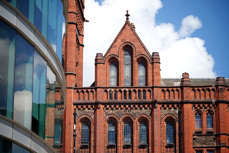 Close up of the Victoria Gallery and Museum building