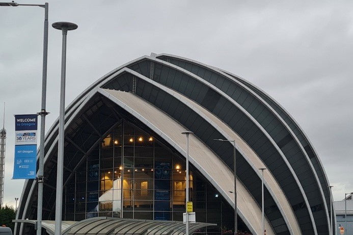 A photo of the outside of Glasgow train station.
