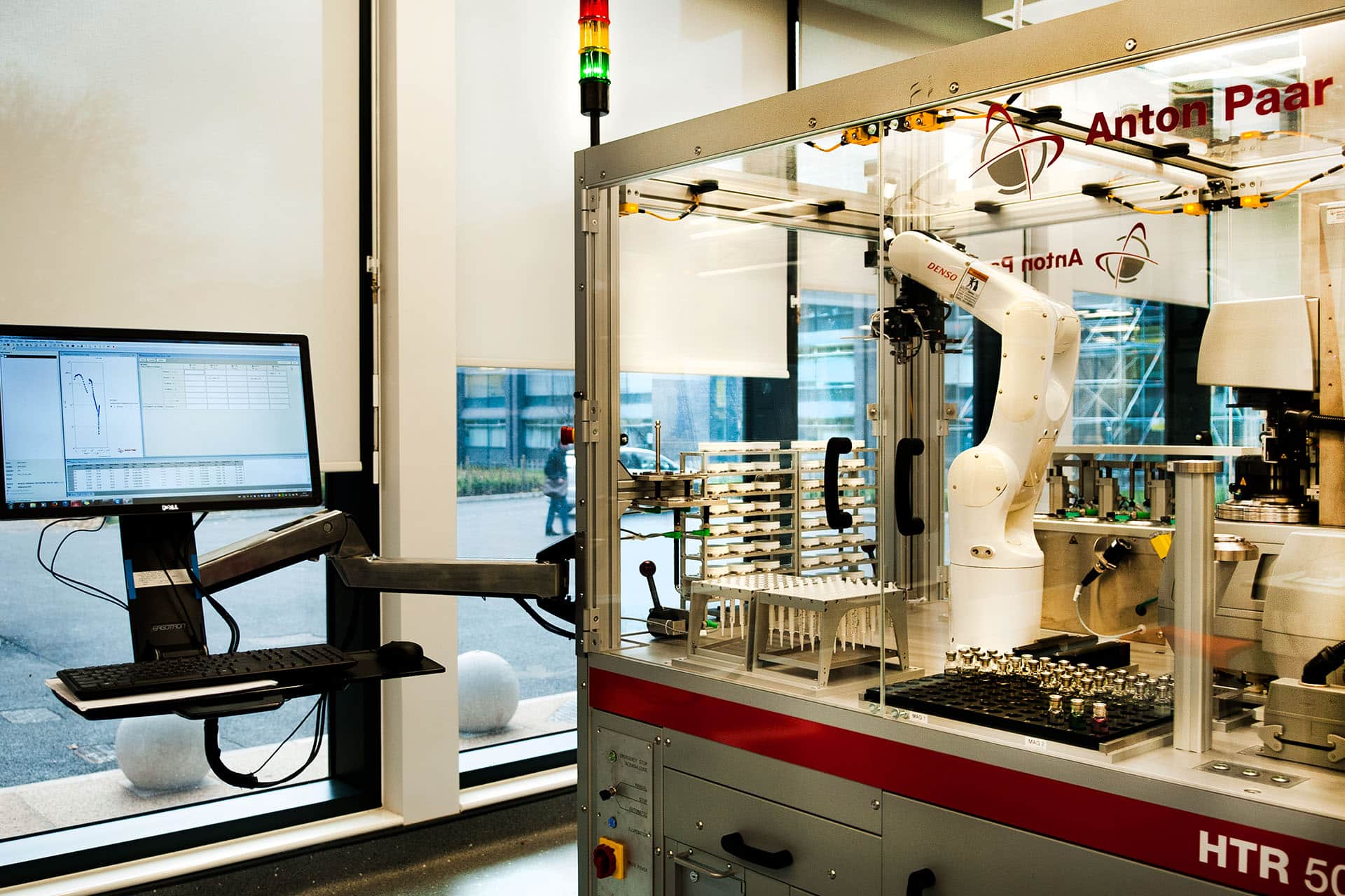 Robotic arm in a laboratory in the Materials Innovation Factory