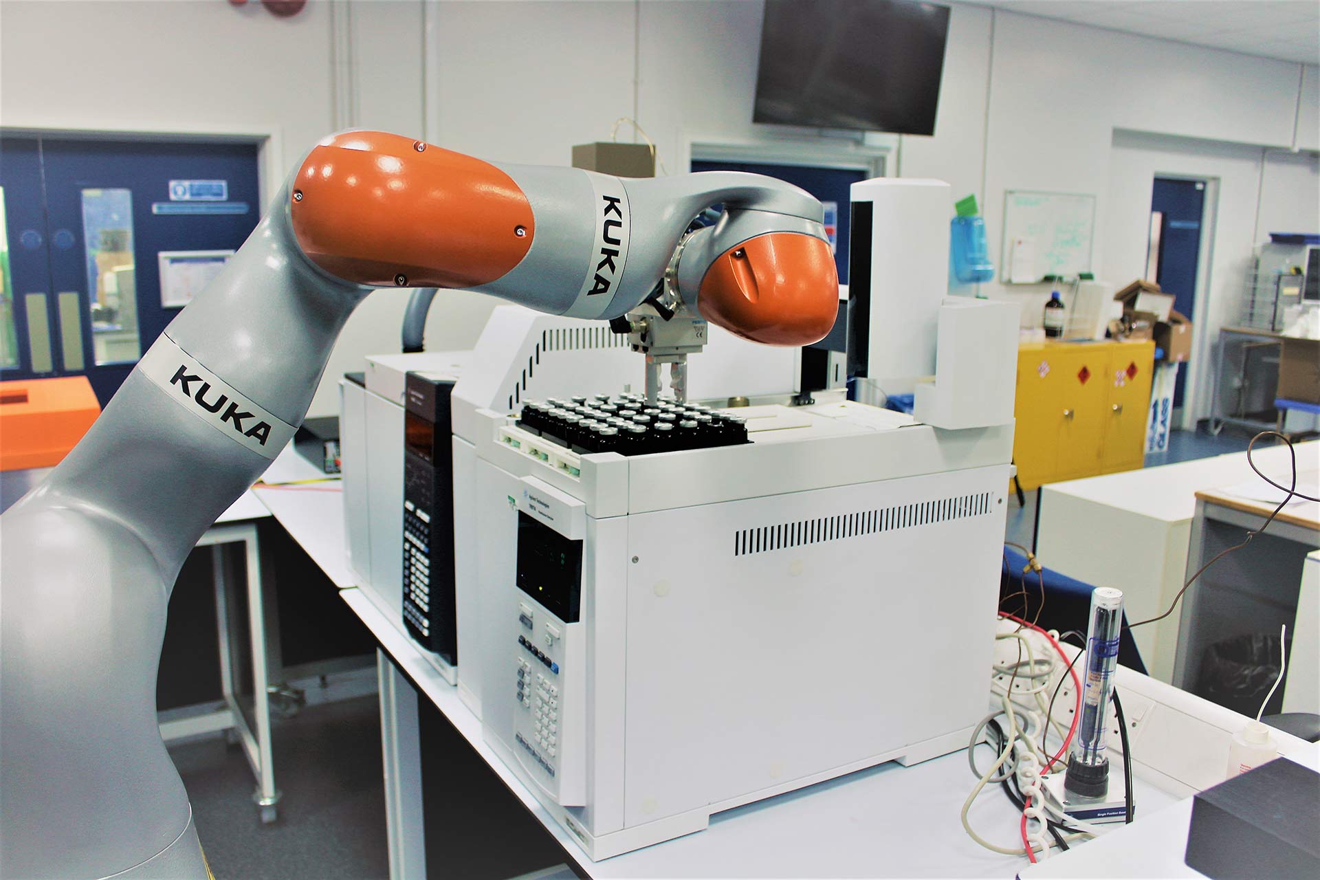 An autonomous robot undertaking experiments at the Materials Innovation Factory in Liverpool