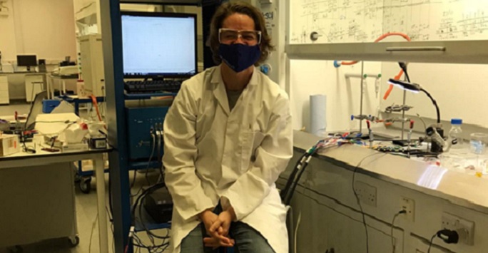 Dr Filipe Braga Nogueira in his lab