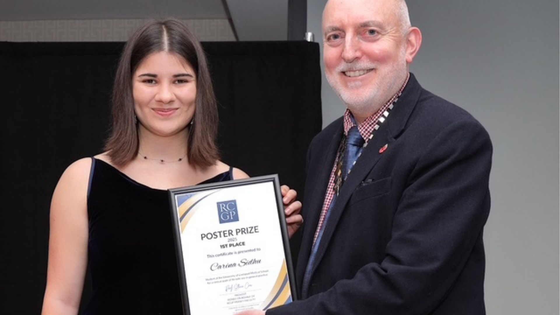 student receives the 1st Place RCGP Mersey Faculty Poster Prize certificate