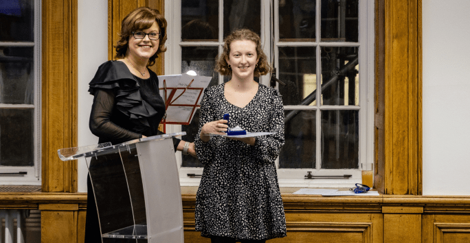 student is awarded prize