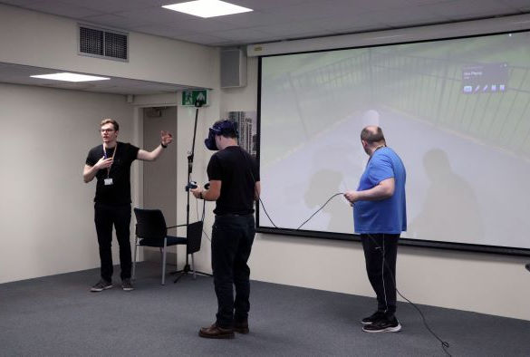 A student takes part in a VR experiment