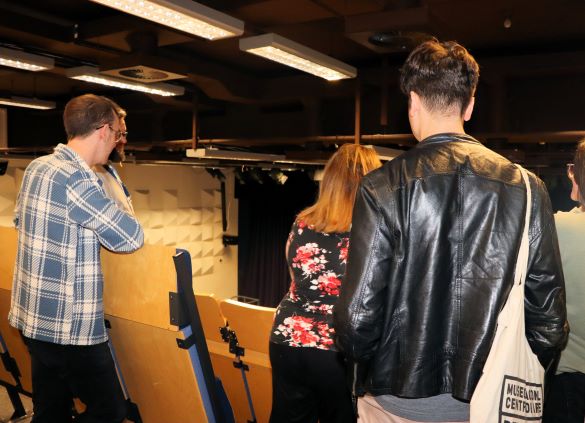 New students look at the Eleanor Rathbone lecture theatre on a building tour.
