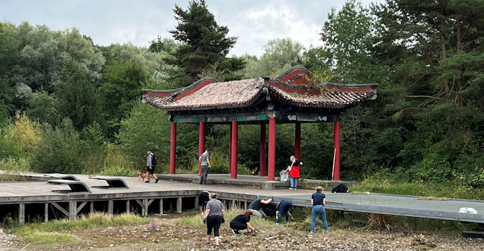 Community Clean-Up Day at Festival Gardens 