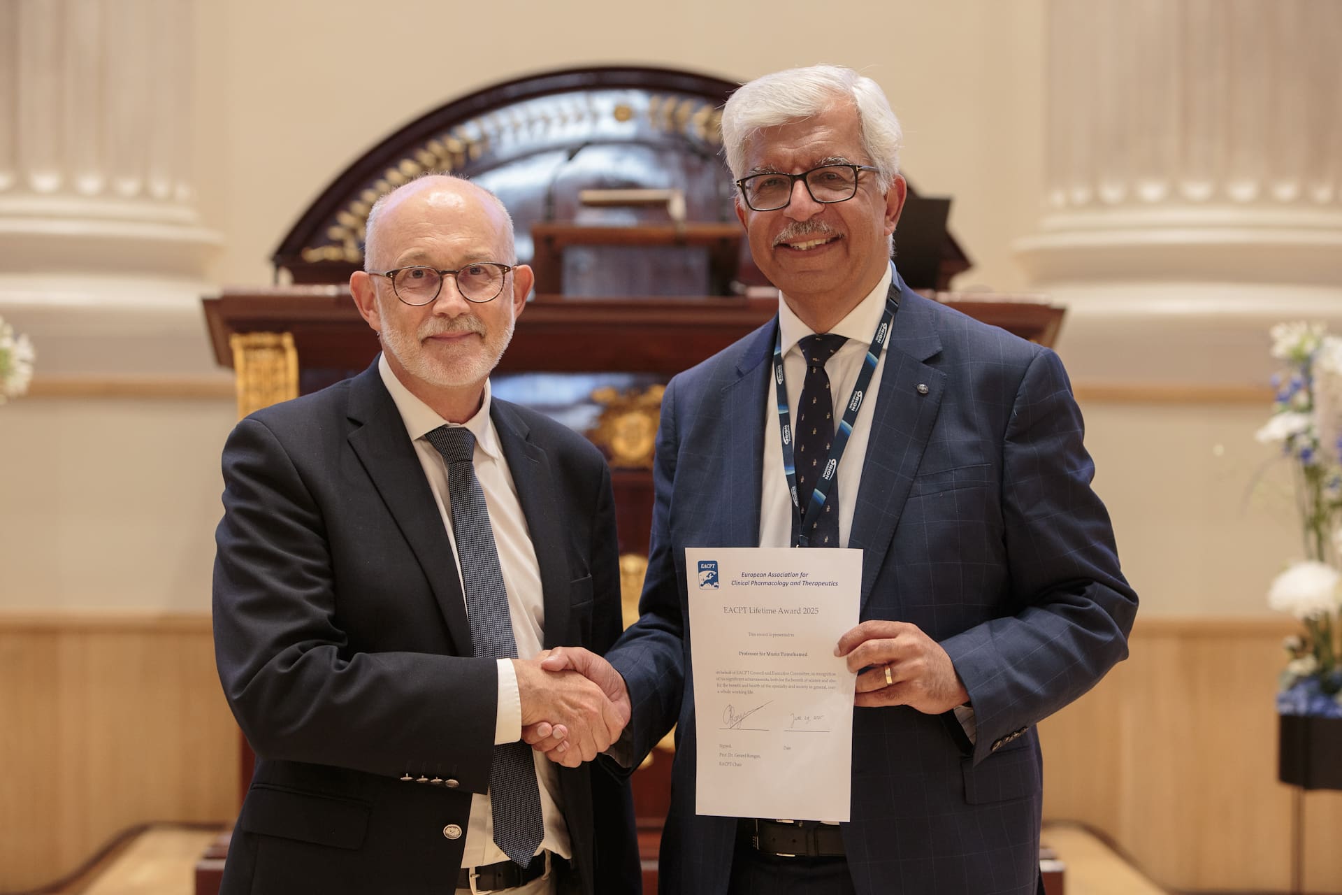 Professor Munir Pirmohamed receiving EACPT Lifetime Achievement Award. Photo credit: Matias Autio