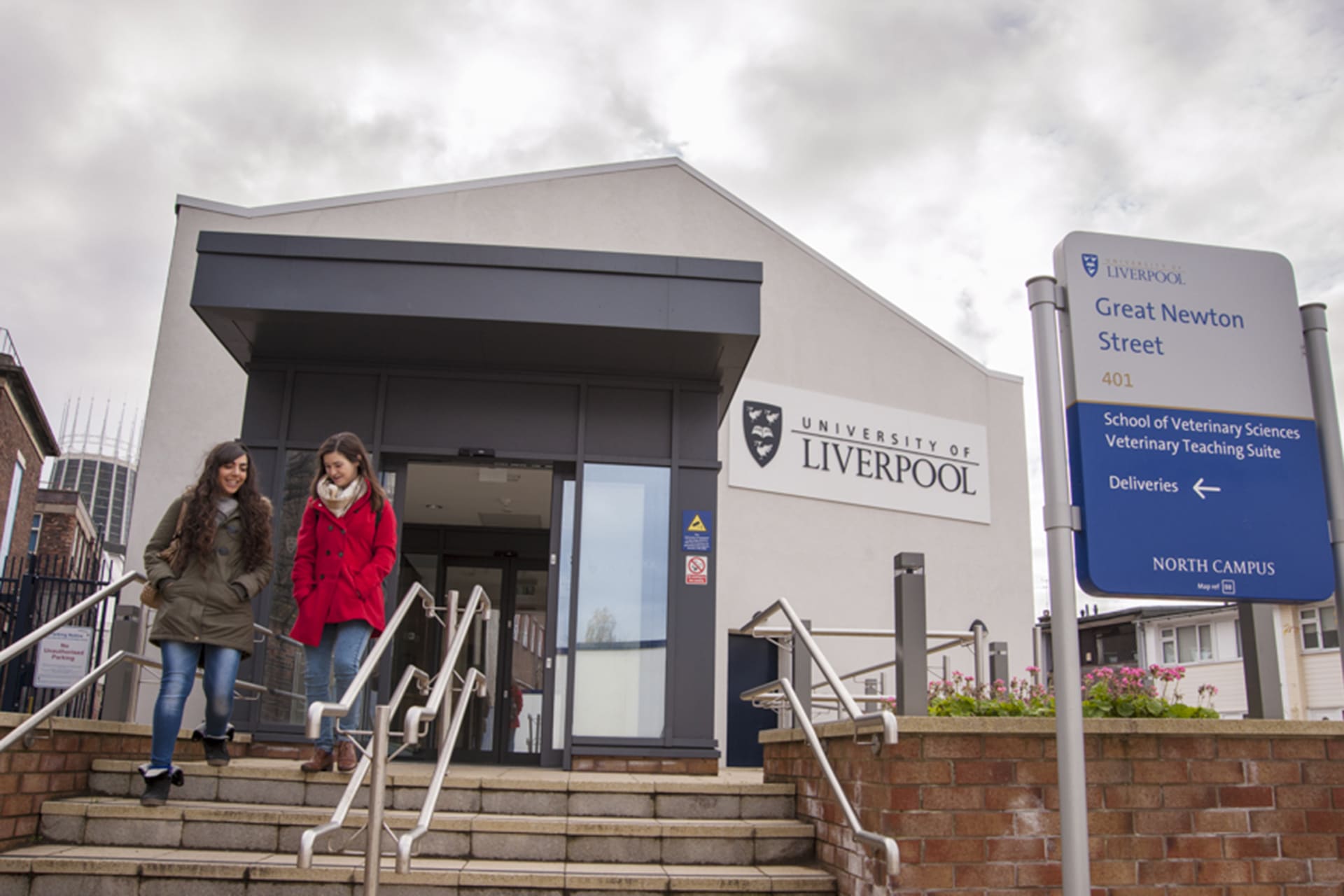 Students outside school of veterinary science building