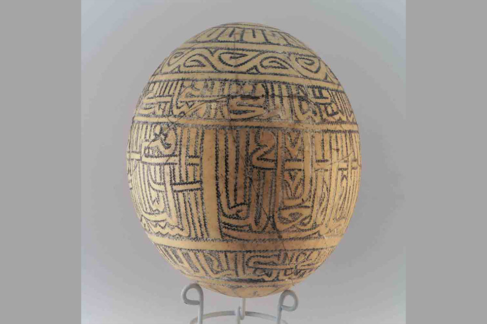Stone egg with pattern engraving