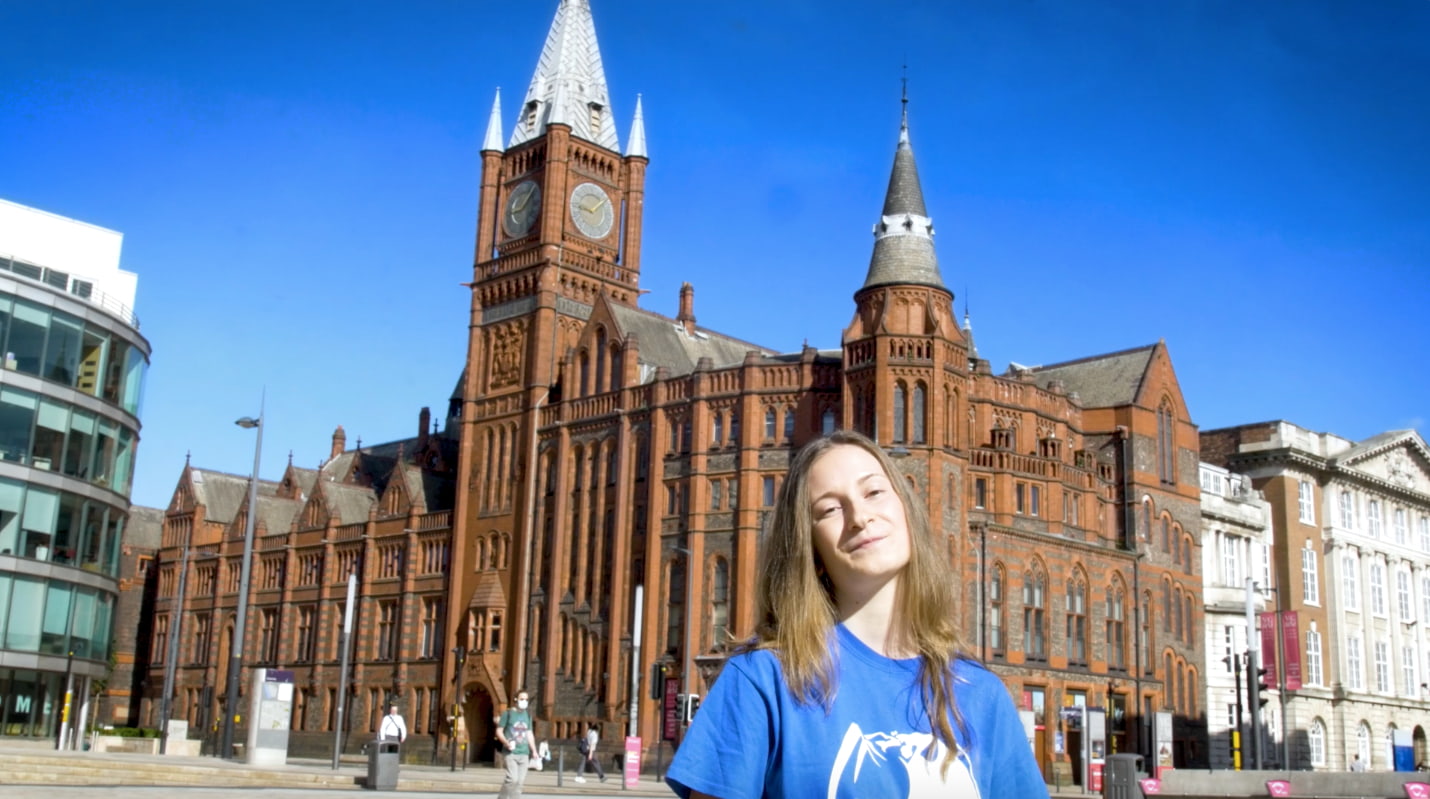 Zuzanna in front of VGM on sunny day