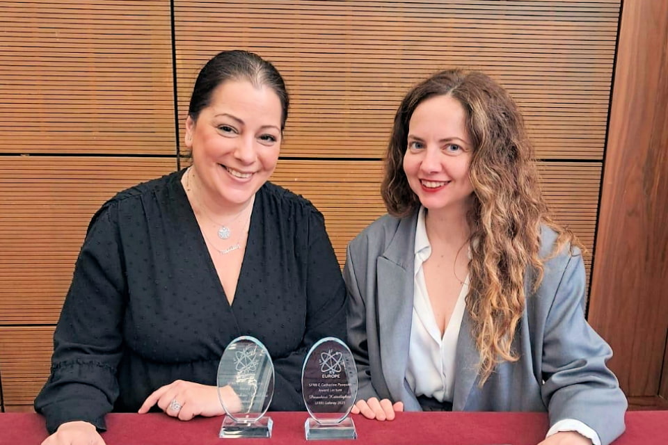 Dr Aphrodite Vasilaki and Dr Pari Kritsiligkou with their awards