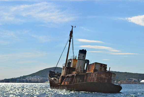 Image of boat in the sea