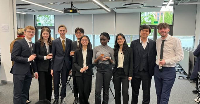 Mooting participants.