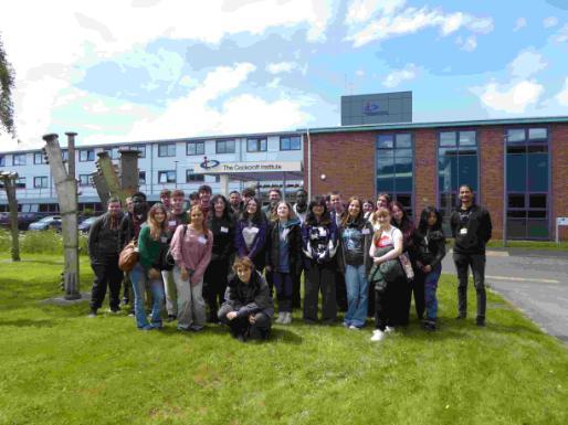 students outside the Daresbury laboratory.