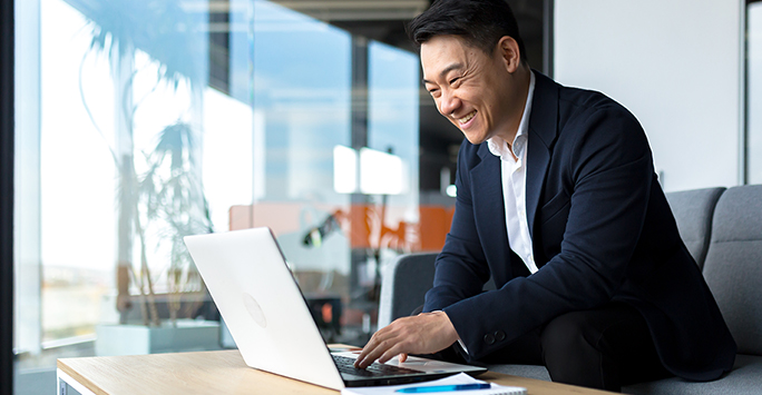 Senior executive following an online class