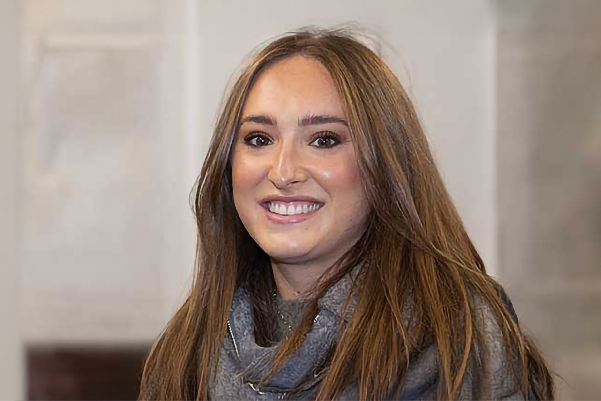 Headshot of Lauren Sinton