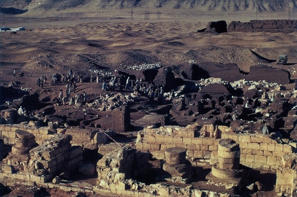 Memorial chapel area, North Cemetery (Abydos)