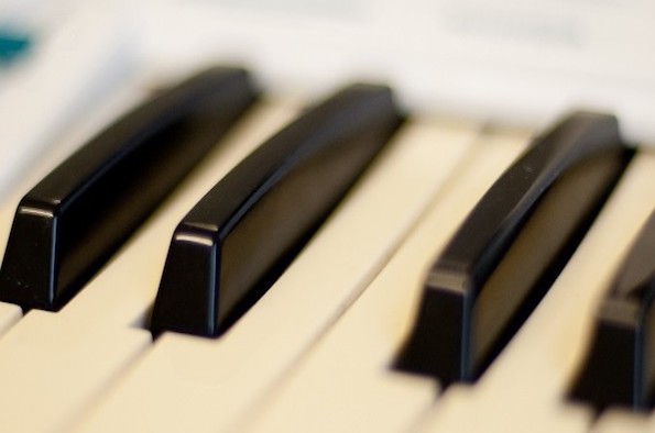 Piano keyboard